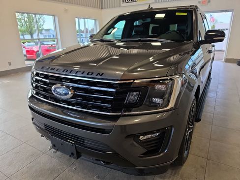 Used 2020 Ford Expedition Max Limited w/ Equipment Group 303A AWD/4WD image 2