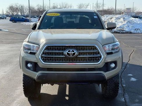 Used 2017 Toyota Tacoma TRD Off-Road w/ Tow Package image 9