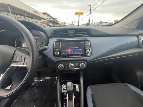 Used 2025 Nissan Versa SV FWD image 17