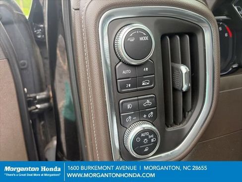 Used 2022 GMC Sierra 1500 SLT w/ SLT Premium Plus Package AWD/4WD image 17