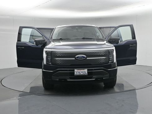 Used 2023 Ford F150 Lightning XLT image 38