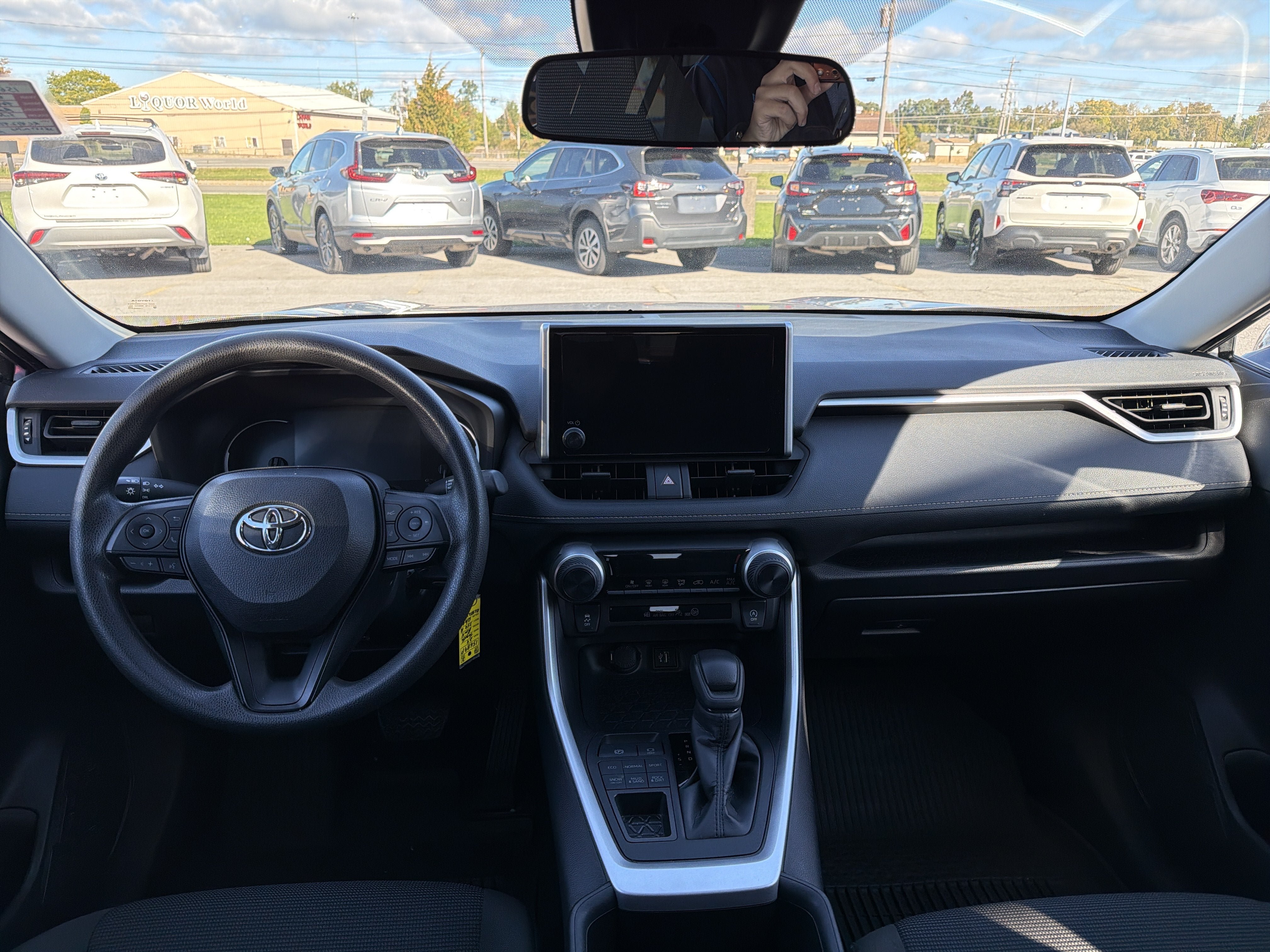 Used 2024 Toyota RAV4 LE AWD/4WD image 11