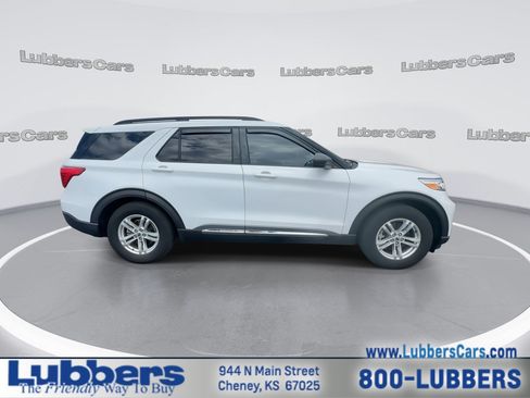 Used 2020 Ford Explorer XLT w/ Equipment Group 202A RWD image 9