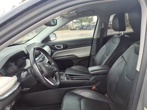 Used 2022 Jeep Compass Limited image 8