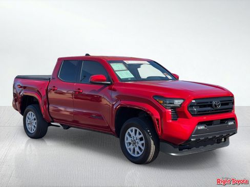 Certified 2025 Toyota Tacoma SR5 image 8