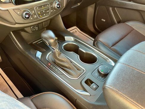 Used 2022 Chevrolet Traverse High Country image 16