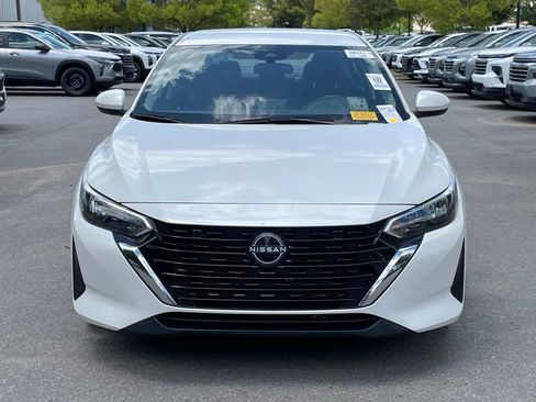 Used 2024 Nissan Sentra SV FWD image 2