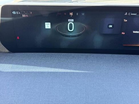 Used 2025 Ford Expedition Max Active AWD/4WD image 27