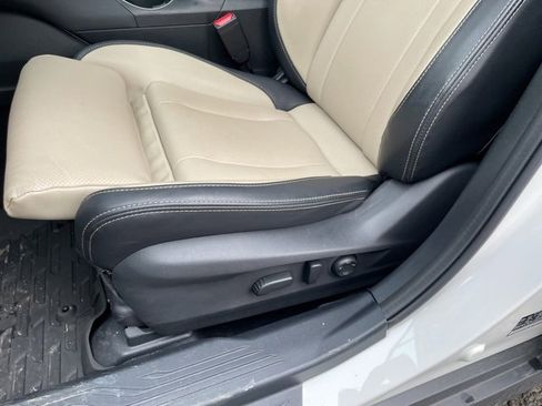 Used 2023 Subaru Outback Limited image 9