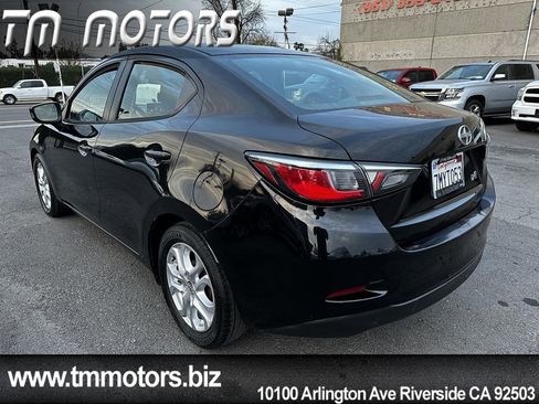 Used 2016 Scion iA image 4