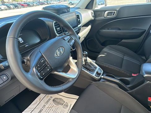 Used 2024 Hyundai Venue SEL image 13