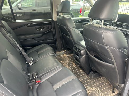 Used 2025 Honda Pilot EX-L image 6