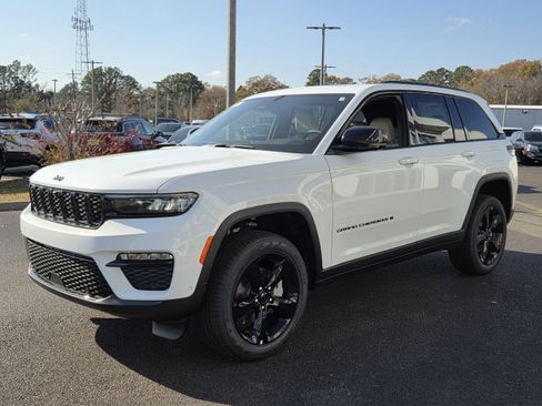 New 2025 Jeep Grand Cherokee Limited w/ Luxury Tech Group II image 4