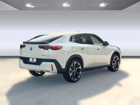 New 2027 BMW X2 xDrive28i AWD/4WD image 9