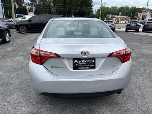 Used 2018 Toyota Corolla LE FWD image 4