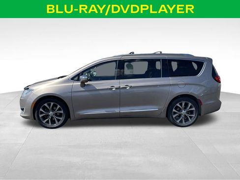 Used 2017 Chrysler Pacifica Limited image 7