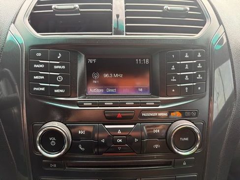 Used 2016 Ford Explorer XLT AWD/4WD image 27
