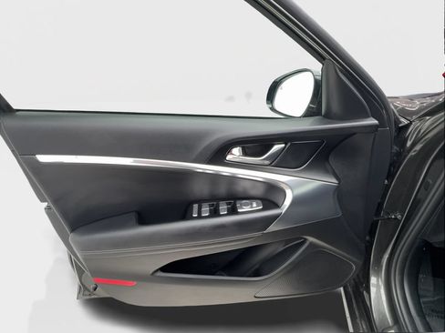 Used 2026 Genesis G70 2.5T RWD image 21