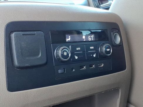 Used 2019 GMC Yukon XL SLT w/ Open Road Package image 16