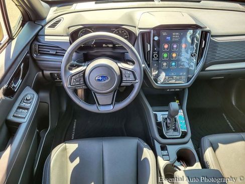 Used 2025 Subaru Forester Limited image 13