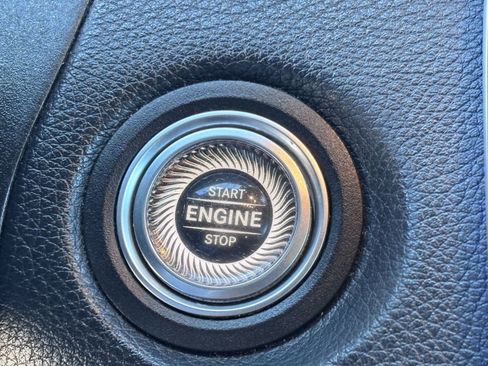 Used 2020 Mercedes-Benz GLC 300 4MATIC image 35