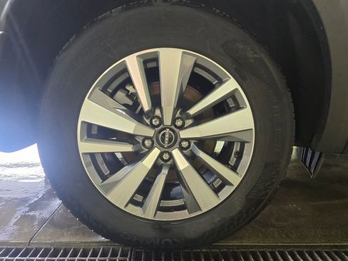 Used 2025 Nissan Pathfinder SL image 30