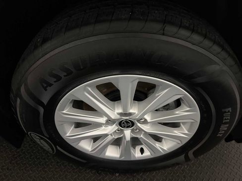 Certified 2024 Toyota Grand Highlander XLE image 12