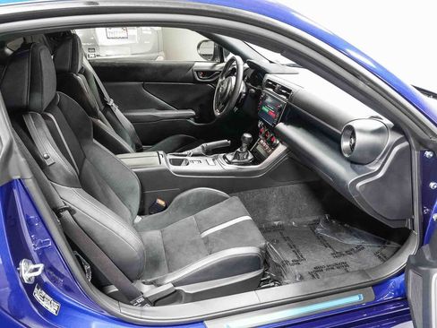 Certified 2025 Toyota GR86 Premium w/ ALL Weather Mat Package (TMS) RWD image 17