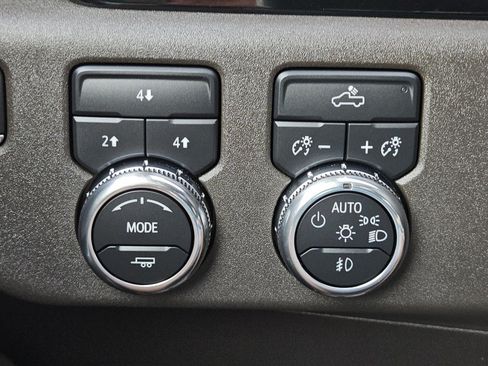 Certified 2025 GMC Sierra 2500 SLE w/ SLE Value Package; AWD/4WD image 18