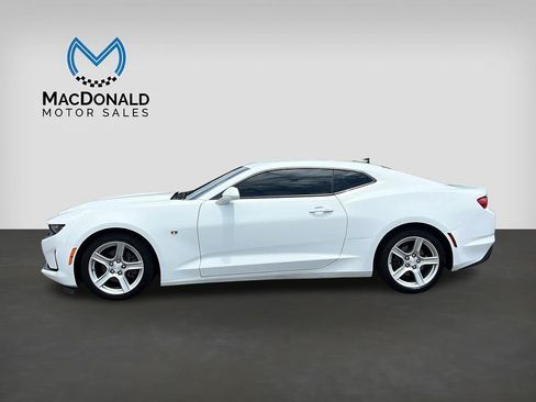 Used 2021 Chevrolet Camaro LT RWD image 4
