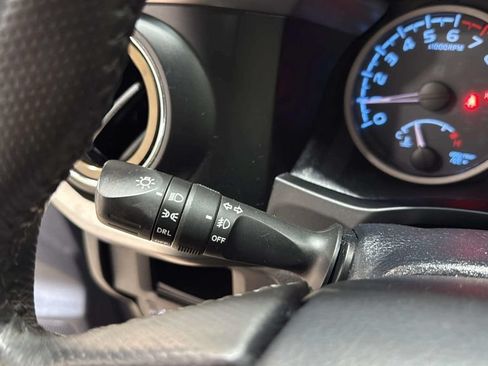 Used 2019 Toyota Tacoma SR5 AWD/4WD image 31