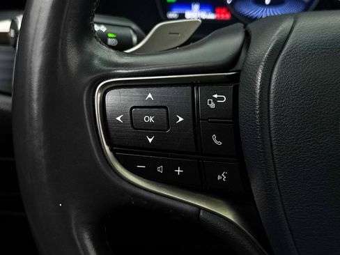 Used 2020 Lexus ES 300h w/ Premium Package image 19