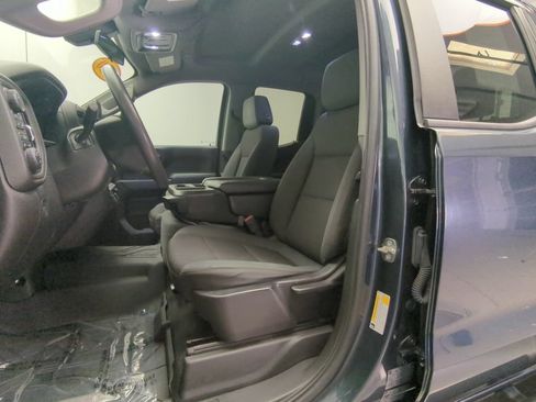 Used 2020 Chevrolet Silverado 1500 Custom w/ Custom Value Package AWD/4WD image 13