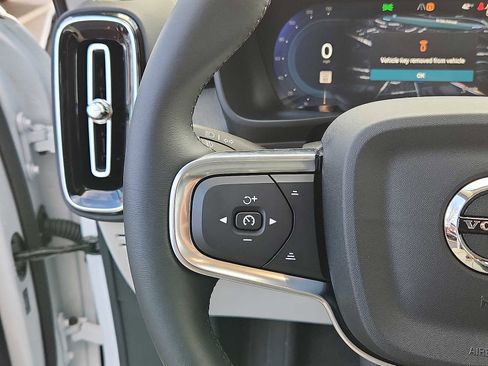 Used 2025 Volvo XC40 B5 Ultra w/ Protection Package Premier image 19