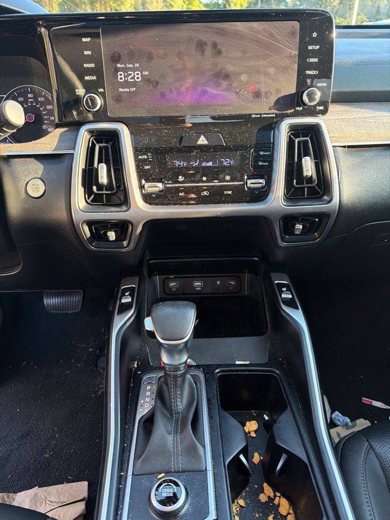 Certified 2023 Kia Sorento EX w/ Panoramic Sunroof Package FWD image 15