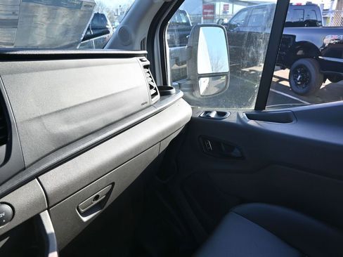New 2023 Ford E-Transit 148 High Roof Extended image 17
