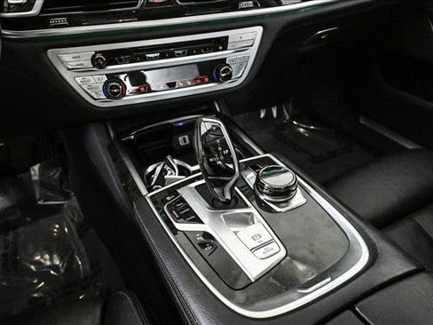 Used 2018 BMW 740i xDrive image 11