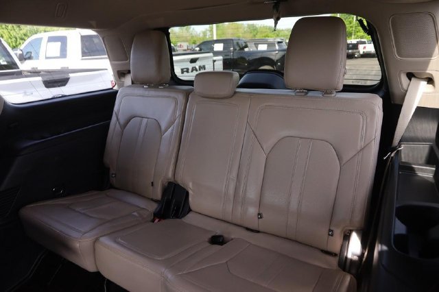 Used 2023 Ford Expedition Limited AWD/4WD image 12