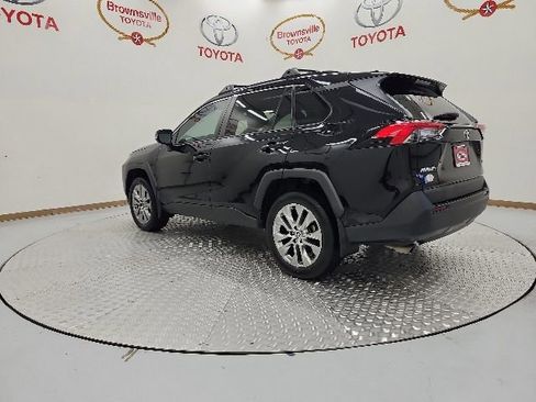 Used 2023 Toyota RAV4 XLE Premium FWD image 6