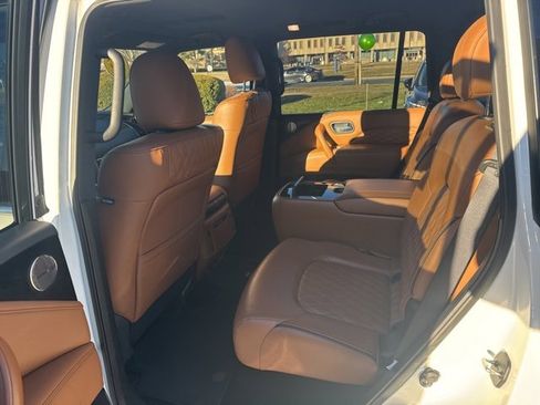 Certified 2024 INFINITI QX80 Sensory image 9