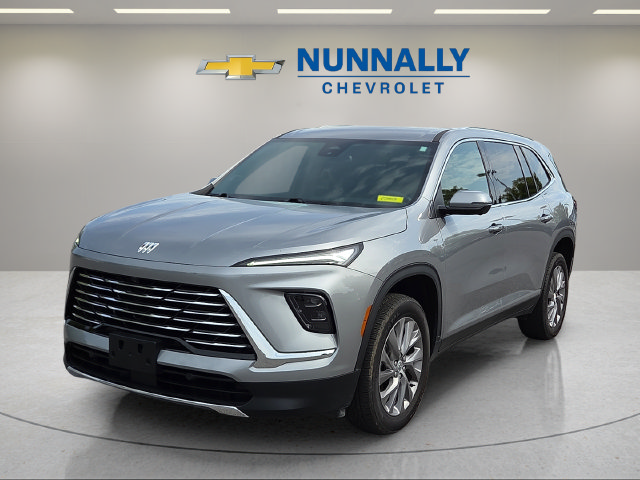 Used 2025 Buick Enclave Preferred FWD image 1
