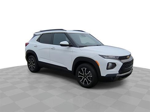 Certified 2023 Chevrolet TrailBlazer ACTIV w/ Convenience Package image 2