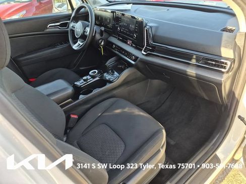 Used 2023 Kia Sportage LX AWD/4WD image 11