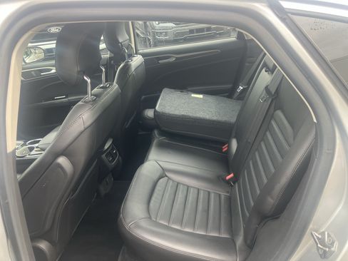 Used 2013 Ford Fusion SE FWD image 14