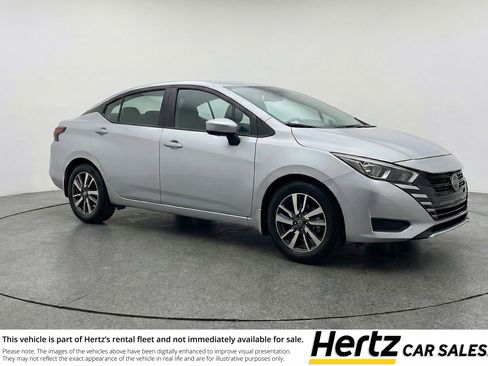 Used 2025 Nissan Versa SV image 1