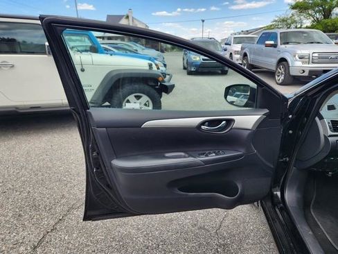 Used 2016 Nissan Sentra S FWD image 9