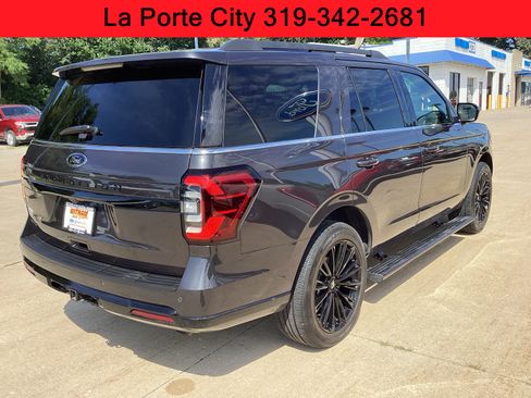 Used 2022 Ford Expedition Limited AWD/4WD image 3