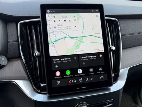 Certified 2025 Volvo XC90 T8 Ultra w/ Protection Package Premier image 32