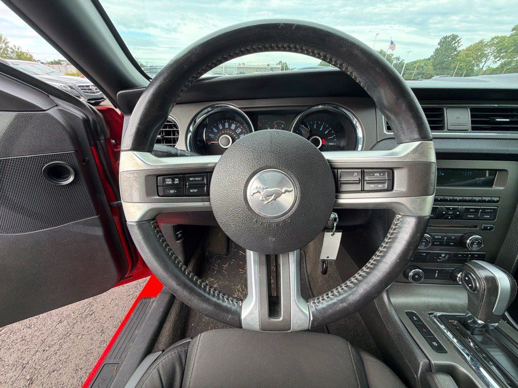 Used 2014 Ford Mustang Convertible RWD image 14