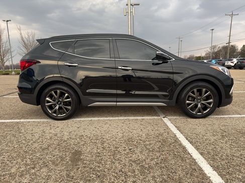 Used 2017 Hyundai Santa Fe Sport image 5